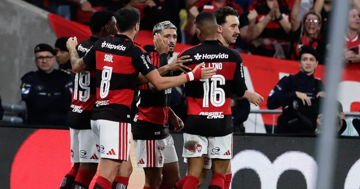 Arrascaeta salva Flamengo, que avança na Libertadores após empate no Maracanã