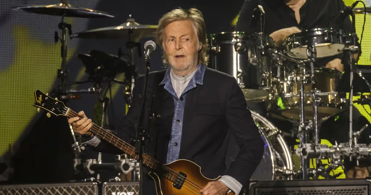 Paul McCartney conta como foi convidado para cantar no casamento de Taylor Swift