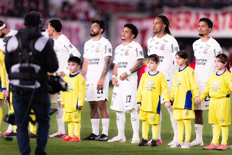 Corinthians empata com Estudiantes e deixa vaga na Libertadores para volta
