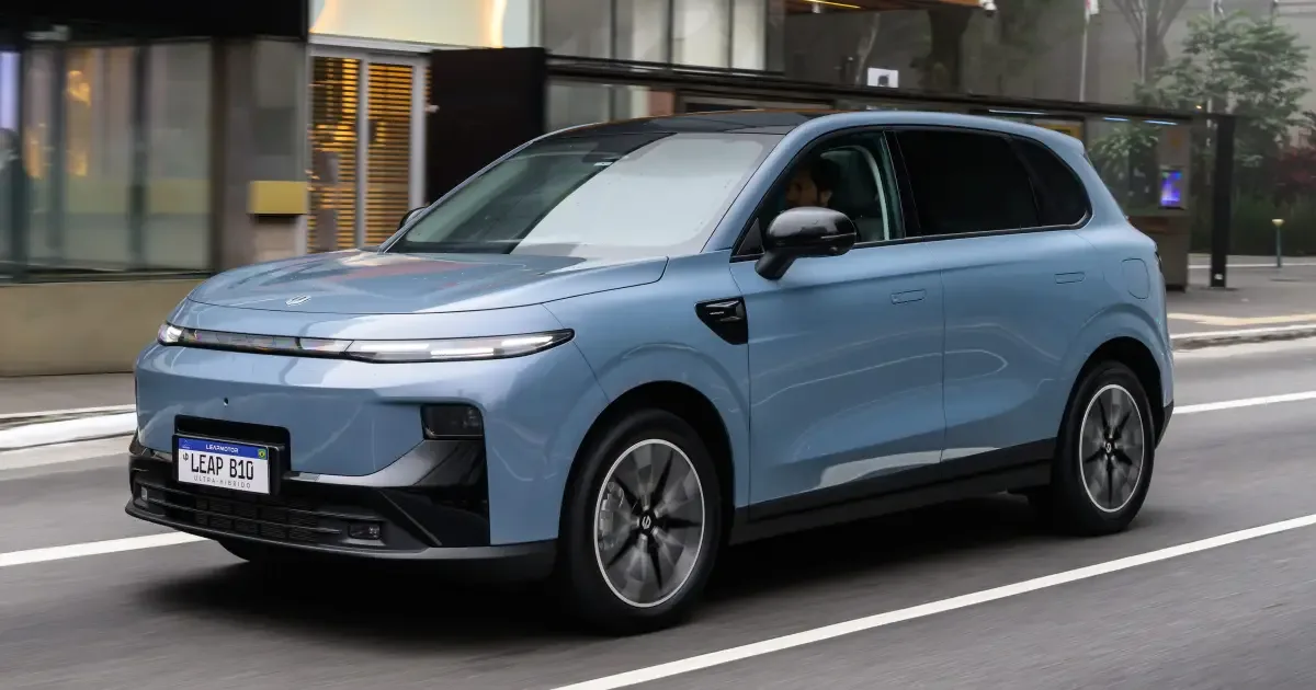 Leapmotor B10 híbrido chega por R$ 179.990 com autonomia de 900 km