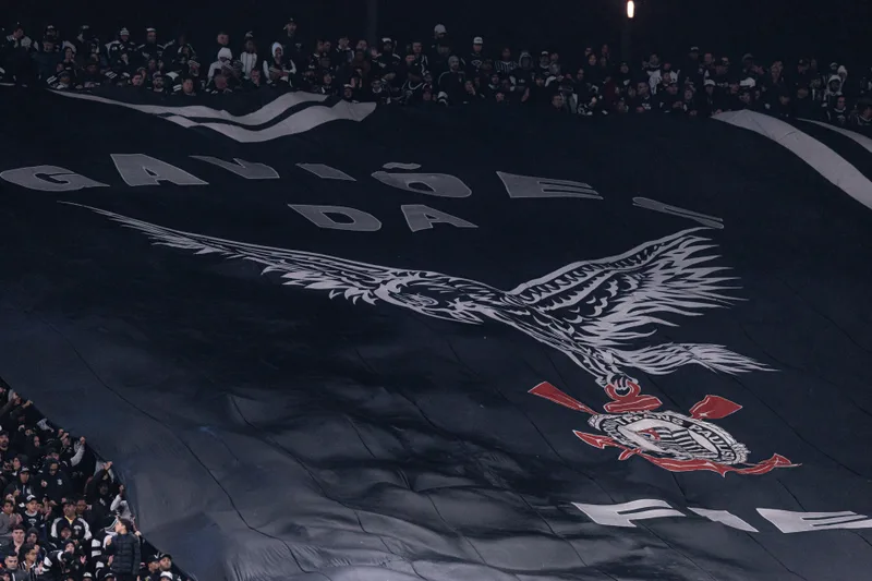 Torcida organizada aponta falhas no Corinthians após queda na Libertadores