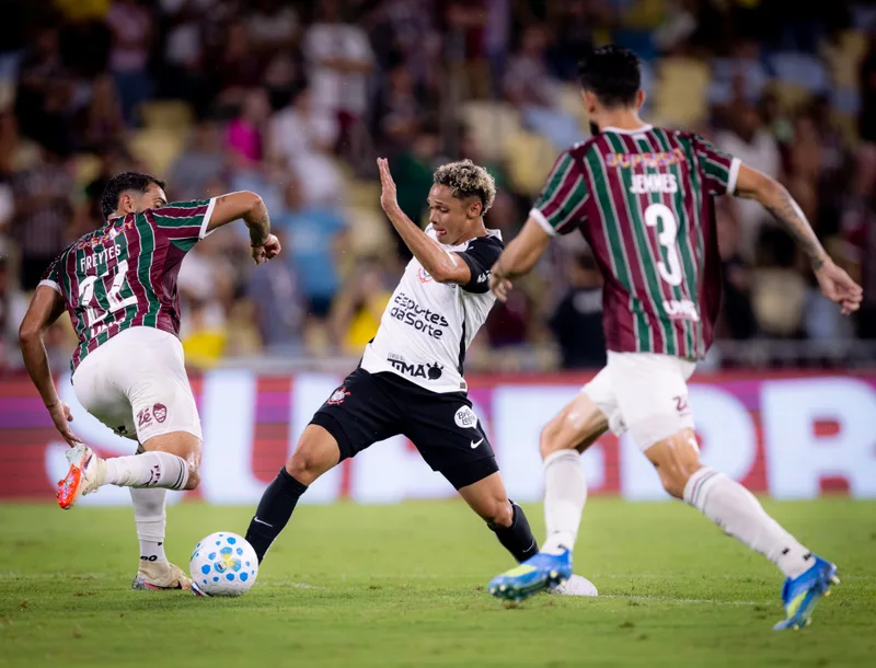 Corinthians e Fluminense duelam pelo desempate no histórico do Brasileirão