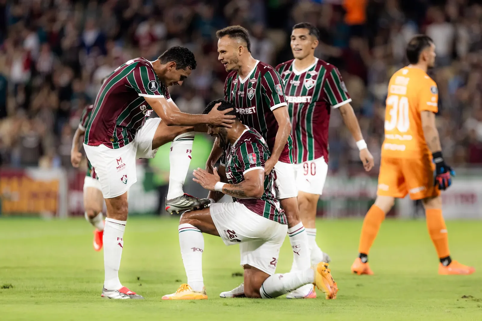 Hulk decide contra o Platense e Marcão explica papel de Ganso no Fluminense