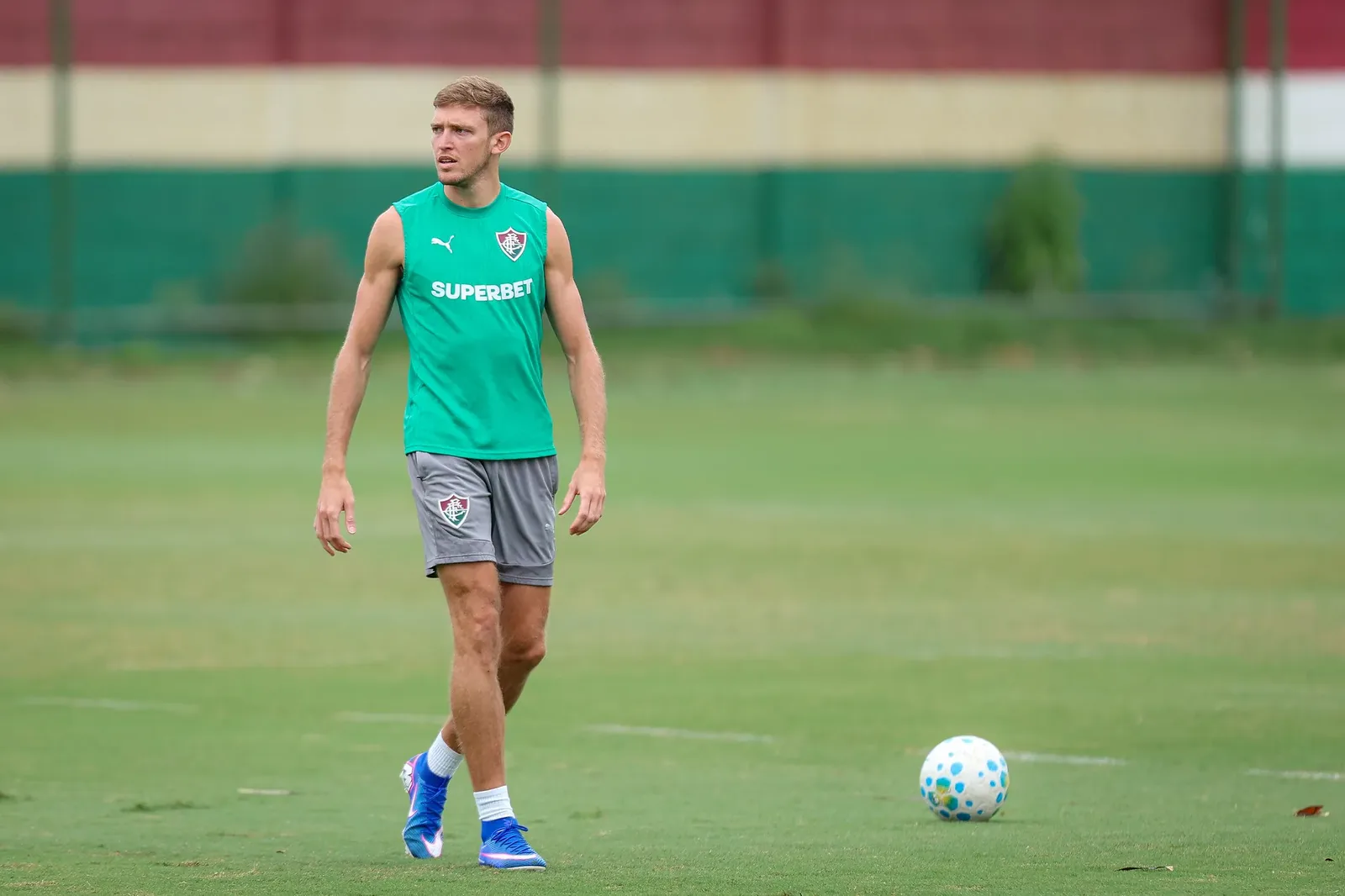 Fluminense fecha preparação com foco em bola aérea e disputa no ataque
