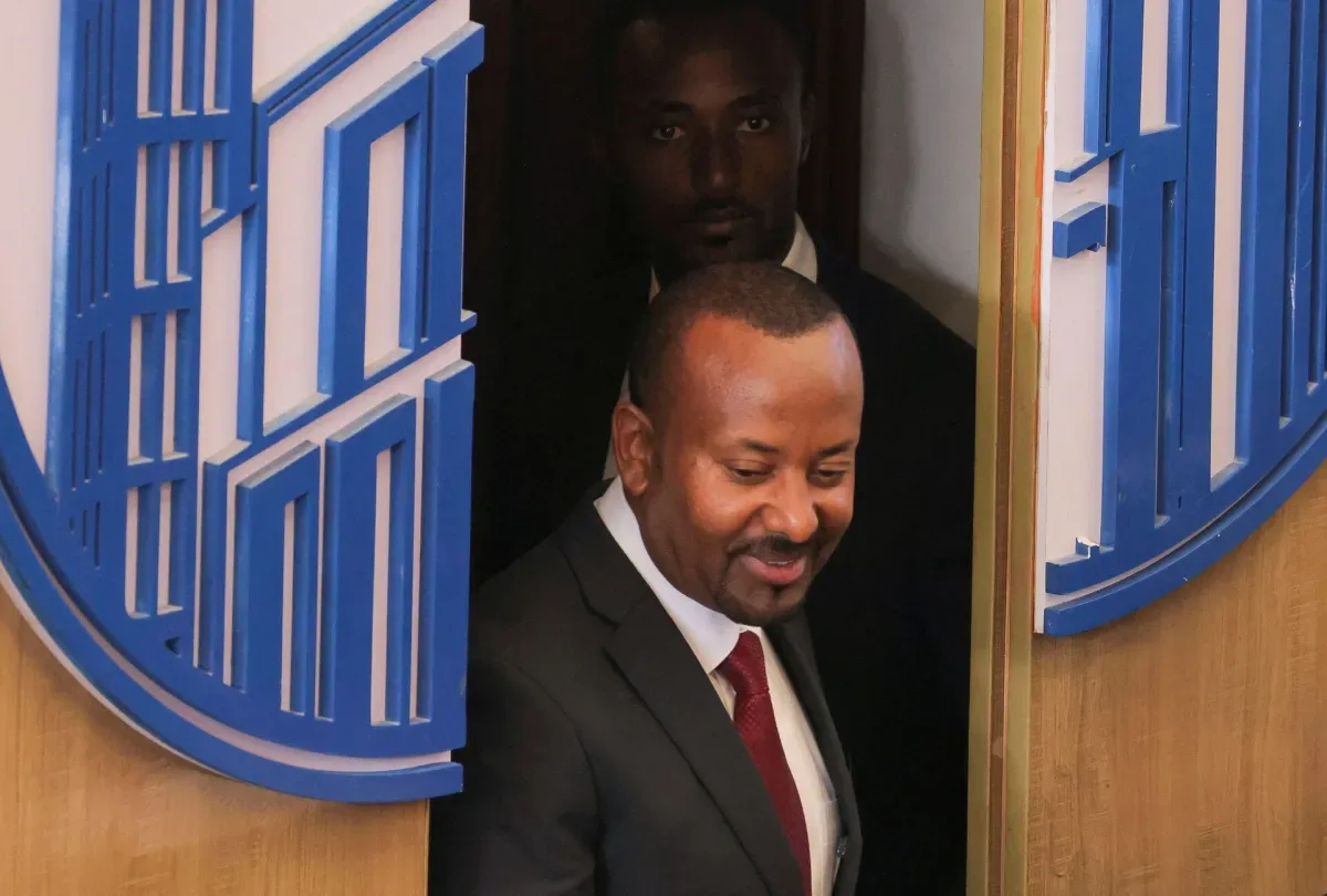 Parlamento da Etiópia reconduz Abiy Ahmed ao cargo de primeiro-ministro