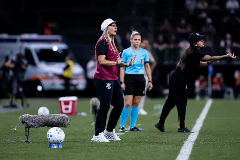 Emily Lima diz não se sentir pressionada no Corinthians antes da final