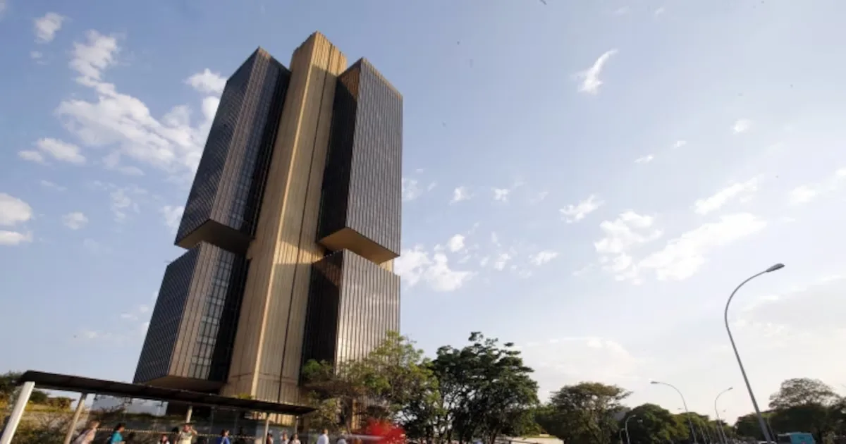Focus mantém inflação de 2026 próxima de 5,00% e eleva PIB para 1,93%