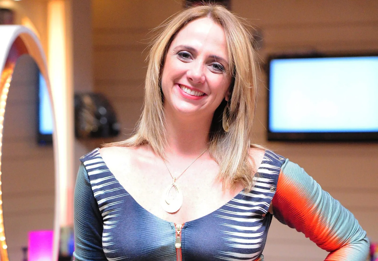 Leticia Isnard avalia mudanças no Brasil antes de voltar a Avenida Brasil