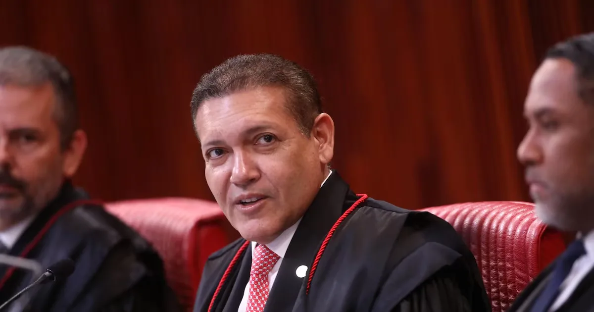 Nunes Marques vota em Brasília e diz que eleição seguirá com segurança