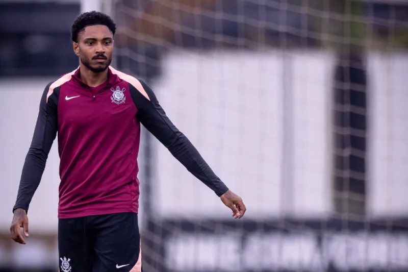 Vitinho é relacionado pelo Corinthians para duelo contra o Flamengo