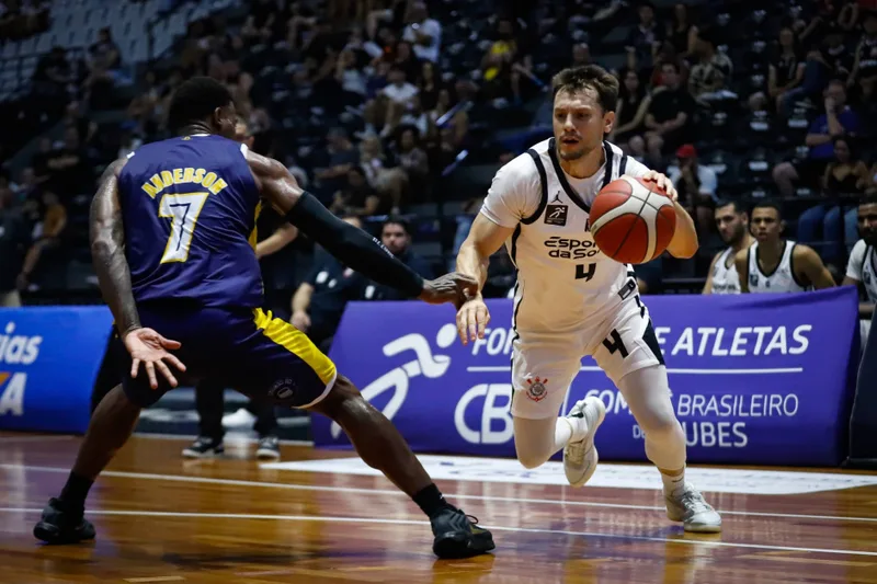 Corinthians enfrenta Mogi na semifinal do Paulista de Basquete