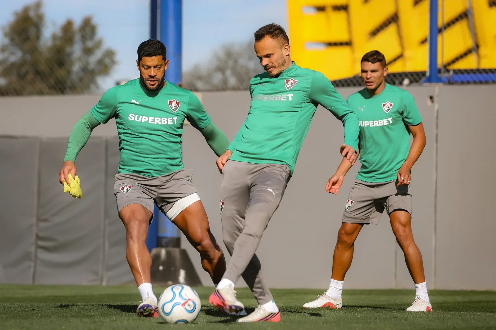 Renê destaca evolução na leitura do jogo em fase titular no Fluminense