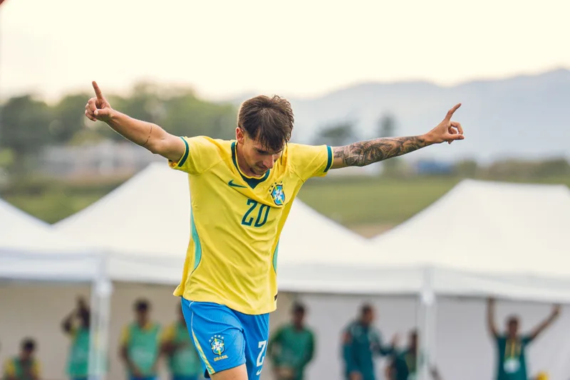 Lucca Caramico participa de vitória do Brasil sub-17 sobre a Colômbia