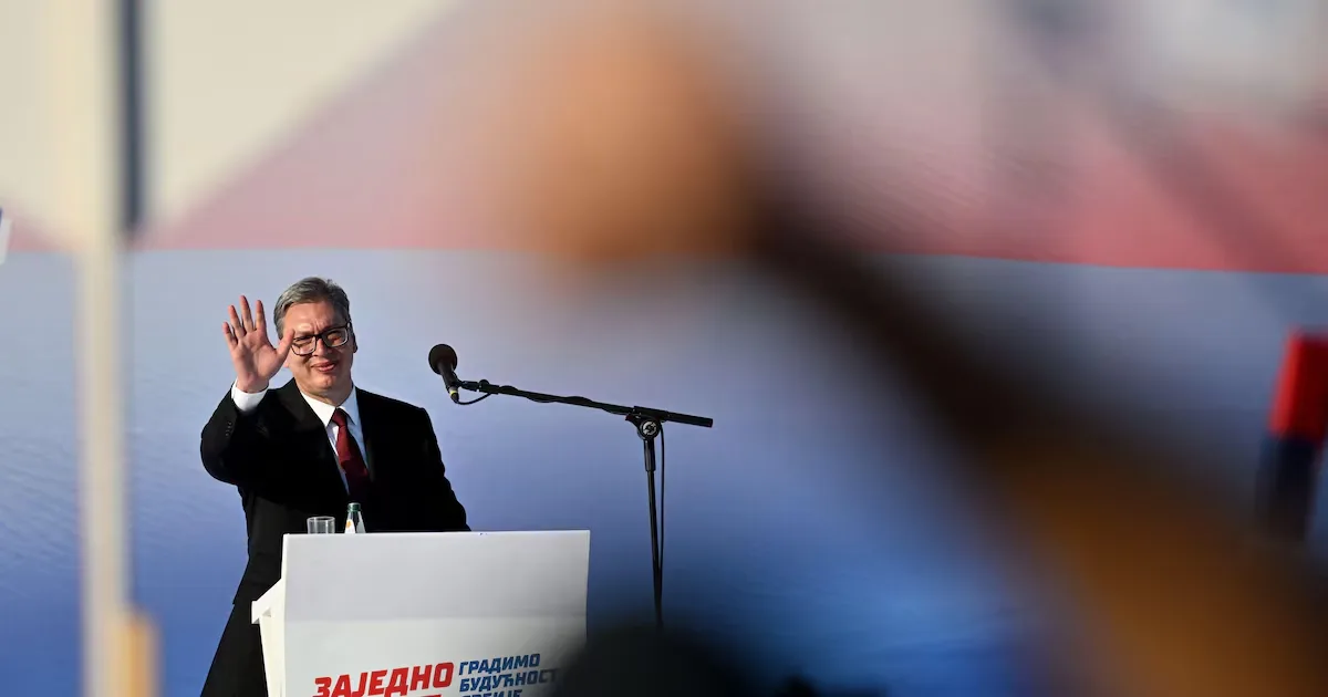 Aleksandar Vucic deixa Presidência da Sérvia para disputar cargo de primeiro-ministro