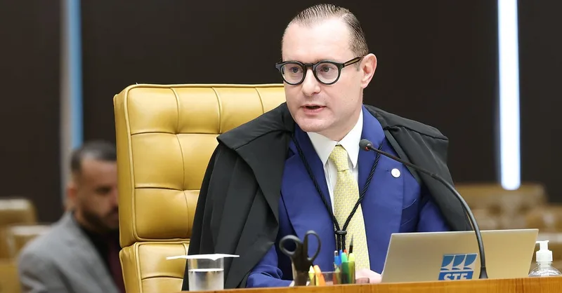 Dallagnol divulga dados fiscais de Zanin e ministro pede responsabilização