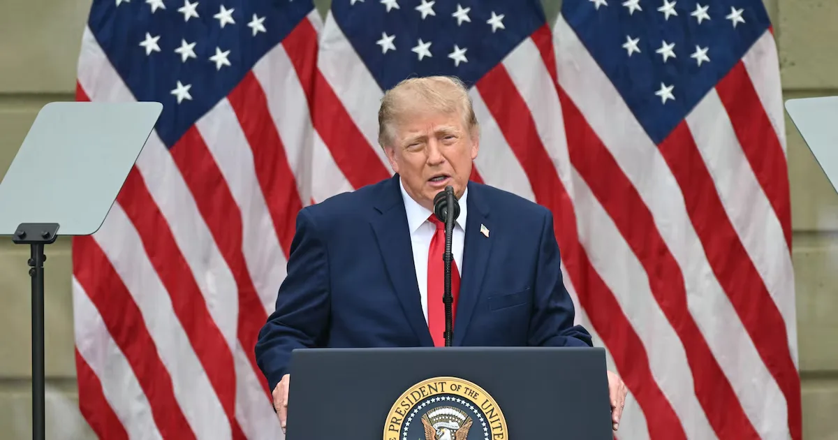 Trump defende reunificação da Irlanda durante visita a Dublin