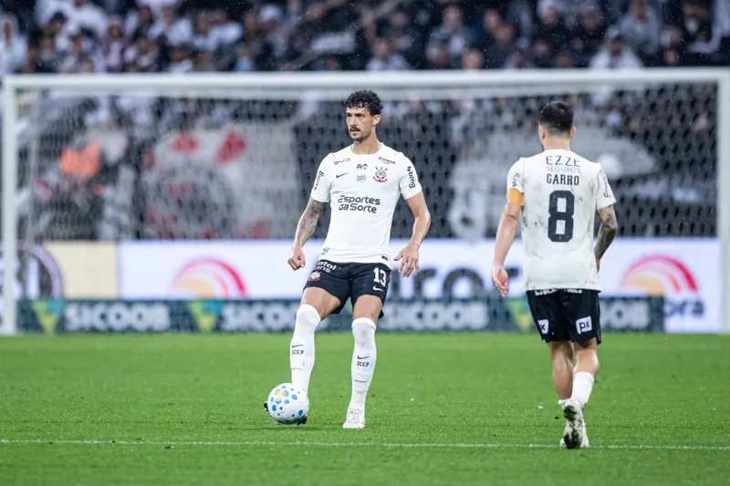 Gustavo Henrique pede reação do Corinthians após derrota para o Fluminense