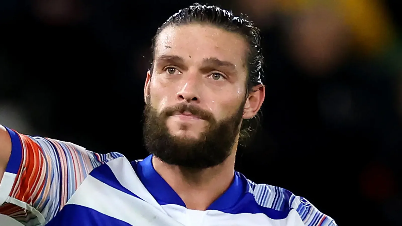 Andy Carroll confirma identidade de coreógrafo condenado por abuso sexual
