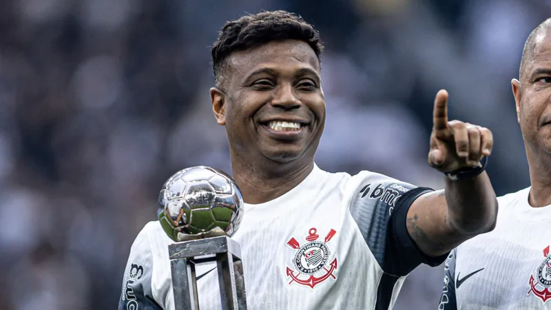 Edilson diz que Corinthians perdeu Libertadores de 1999 e 2000 por excesso de confiança