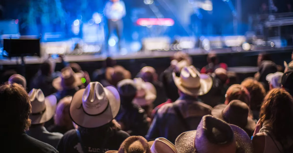 Sofrência lidera sertanejo nas rádios e deve ganhar espaço no mercado musical