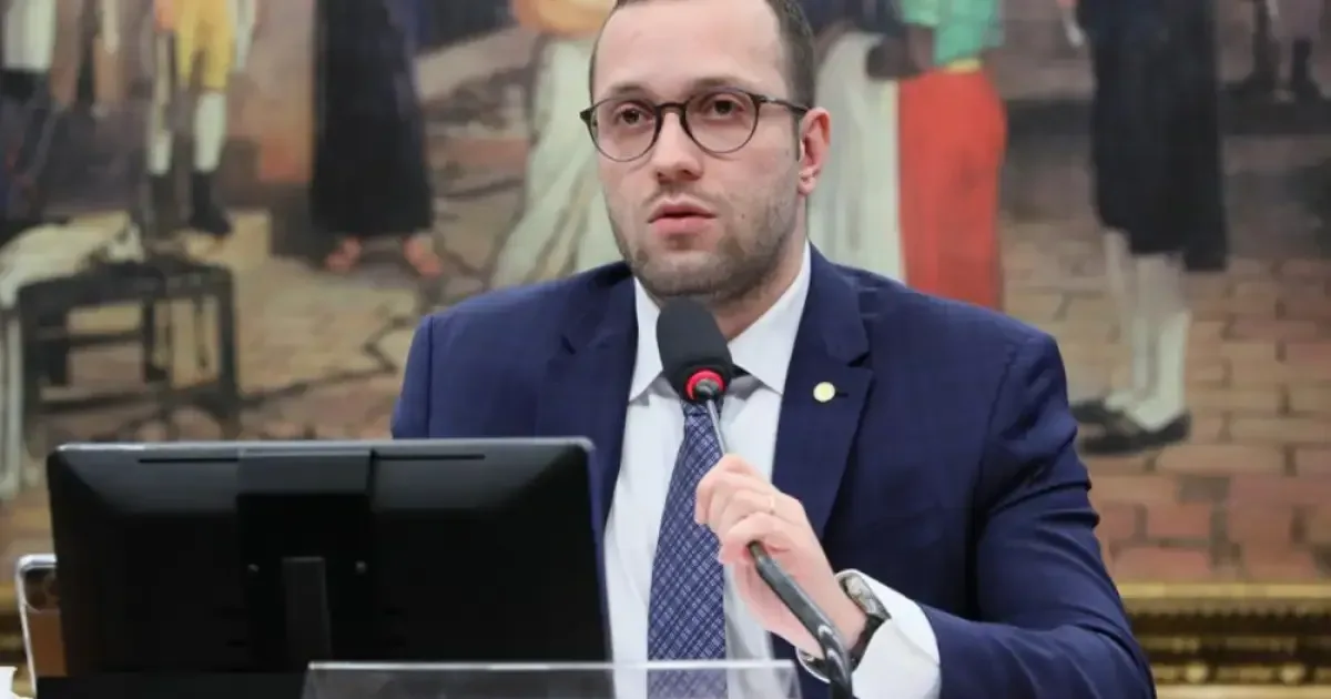 PF aponta Filipe Barros como responsável por vazamento de inquérito a Bolsonaro