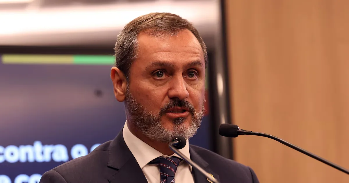 Decisão de Mendonça cita mensagens de Vorcaro e afasta diretor da PF