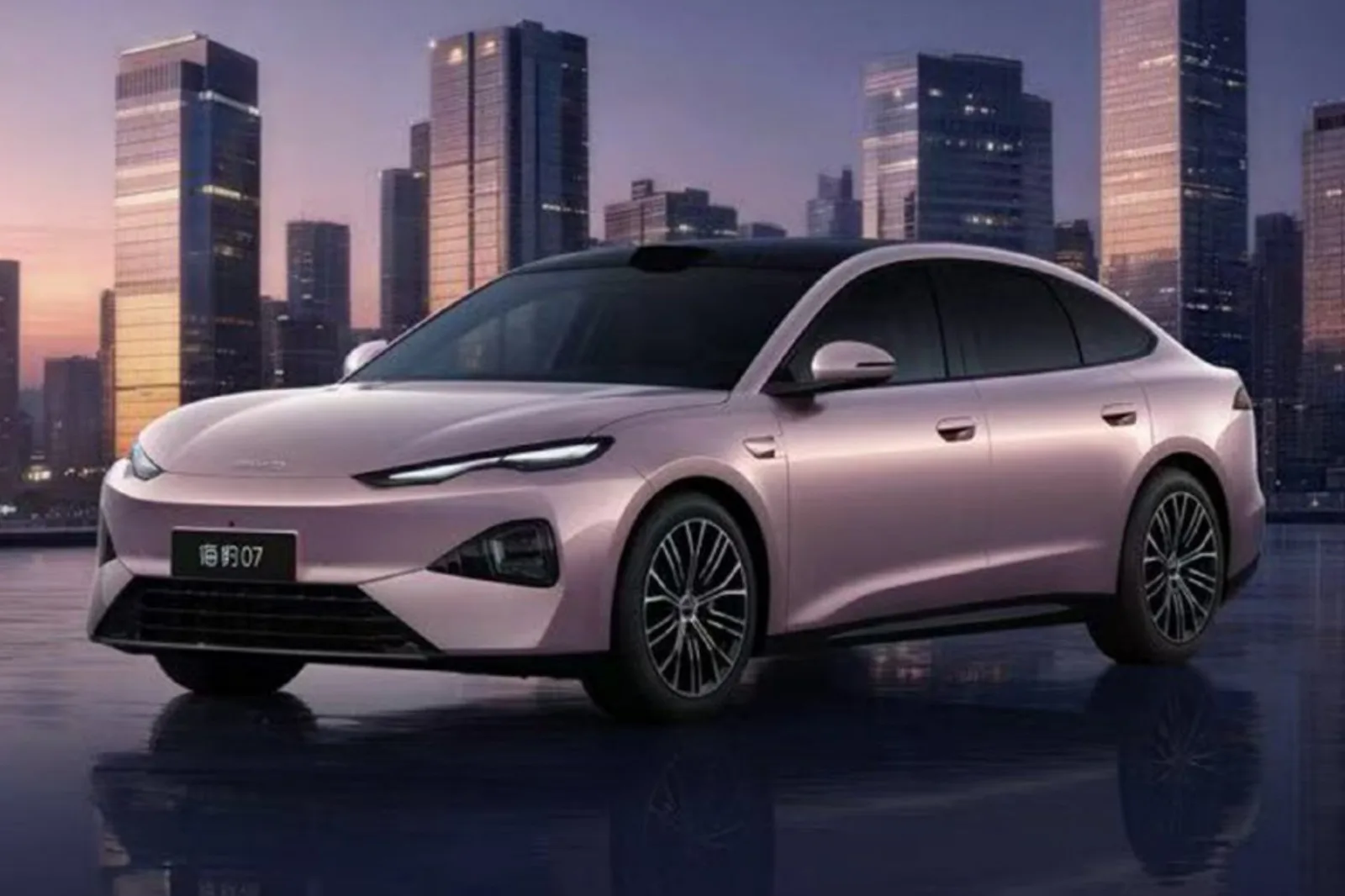 BYD amplia linha Seal na China com sedã elétrico de 718 km