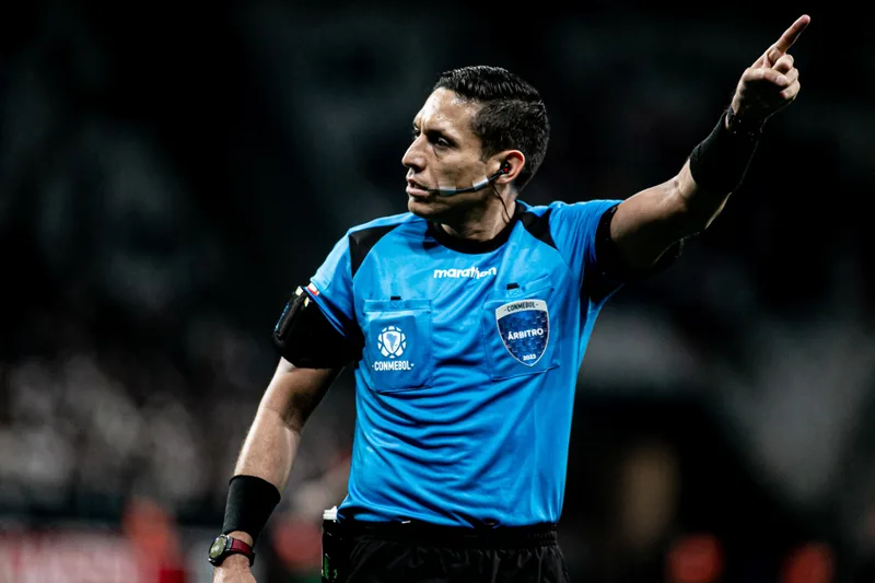 Jesús Valenzuela volta a apitar Corinthians x Estudiantes pela Libertadores