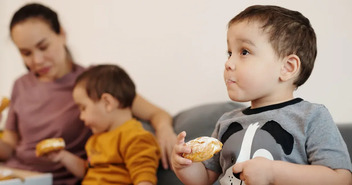 Obesidade infantil exige mudanças na alimentação e na rotina, diz médico