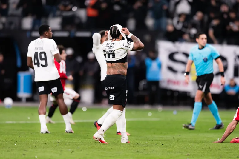 Memphis admite dor após erro decisivo e reafirma compromisso com o Corinthians