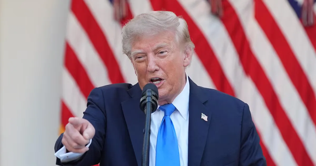 Expurgos de Trump reduzem diplomacia de carreira e deixam embaixadas sem titulares