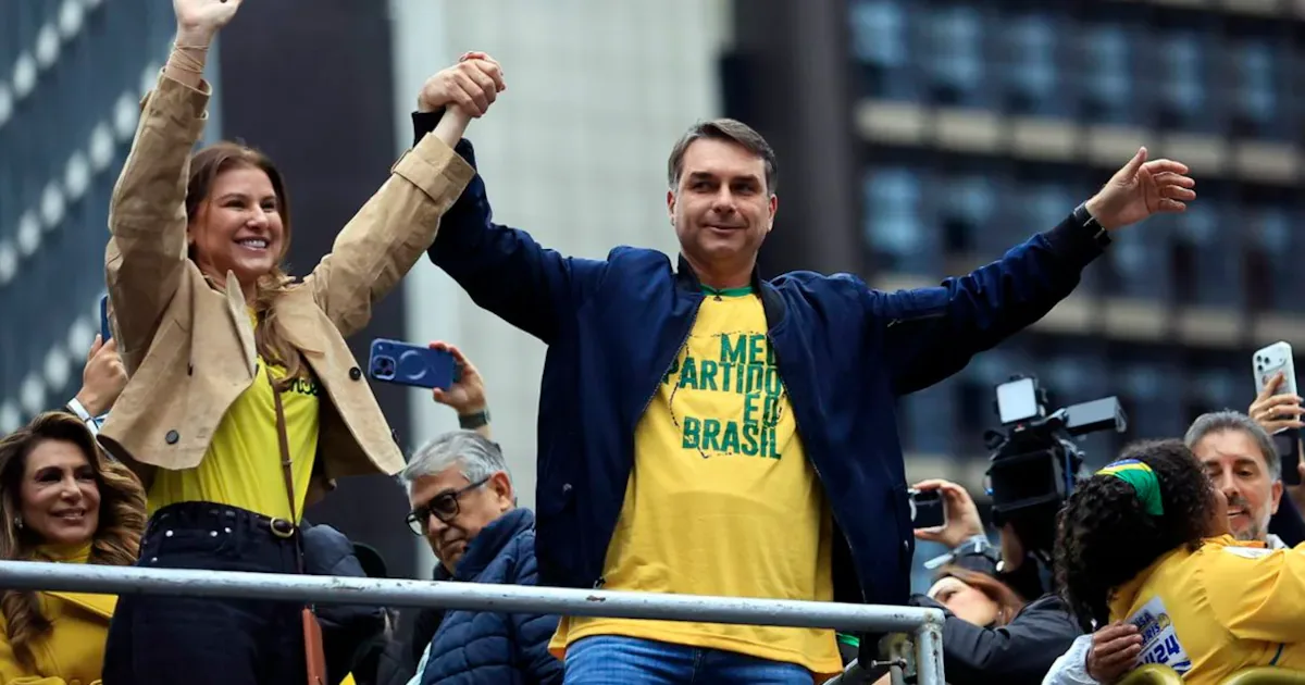 Campanha de Flávio cita Milei, mas economistas rejeitam cópia do ajuste argentino