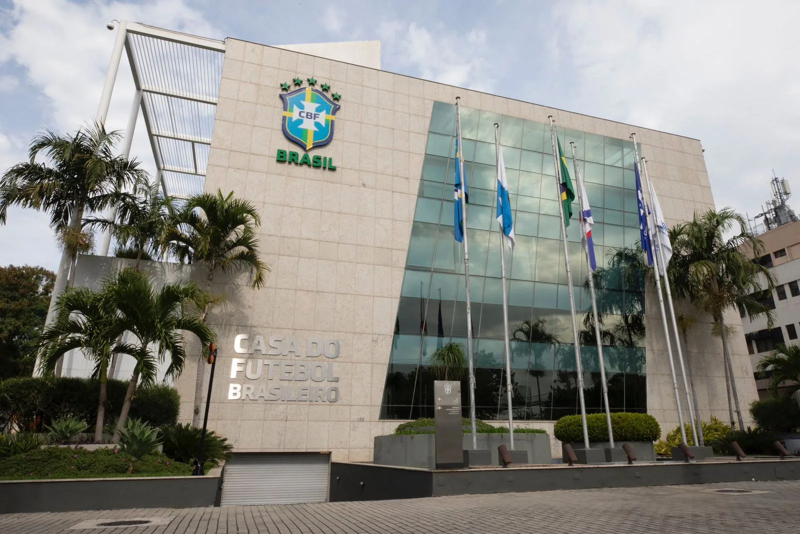CBF aprova redução de estrangeiros e cotas para atletas sub-23