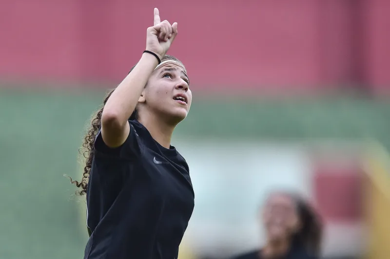 Dulce Maria destaca trajetória no Corinthians e inspiração em Duda Sampaio