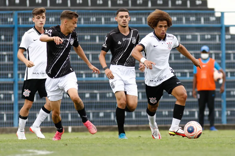 Corinthians enfrenta Ponte Preta por vaga na quarta fase do Paulista Sub-17