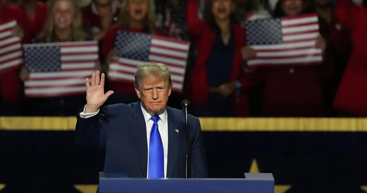 CNN, MS NOW e Politico anunciam ação contra governo Trump por restrição na Casa Branca