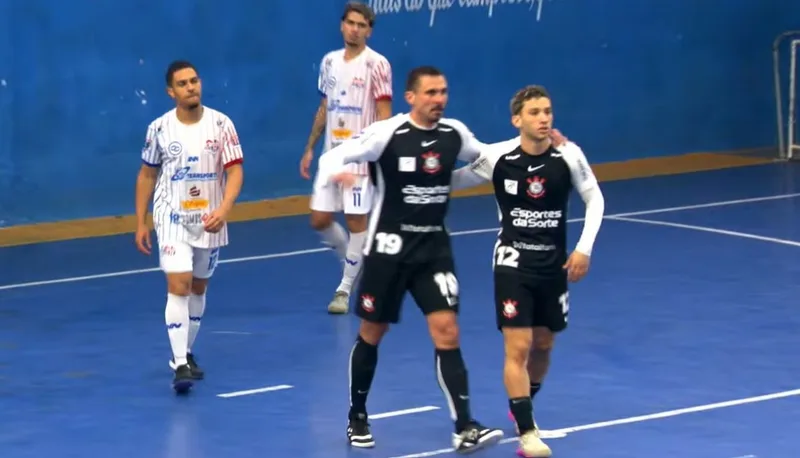 Corinthians vence Guarulhense por 5 a 0 e segue líder do Paulista de Futsal