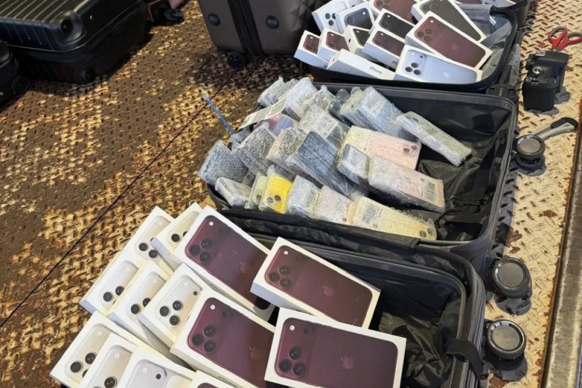 Receita apreende 30 iPhones 18 Pro Max em carga de eletrônicos em Foz do Iguaçu