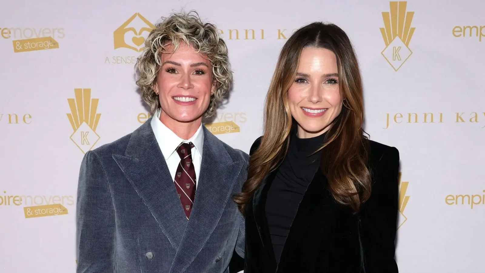Sophia Bush confirma casamento reservado com Ashlyn Harris em 2025