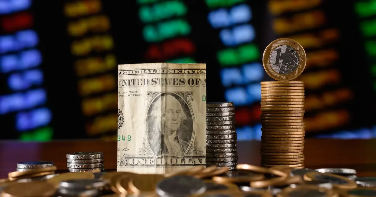 Bolsa recua com petróleo e ações da Petrobras antes do Copom