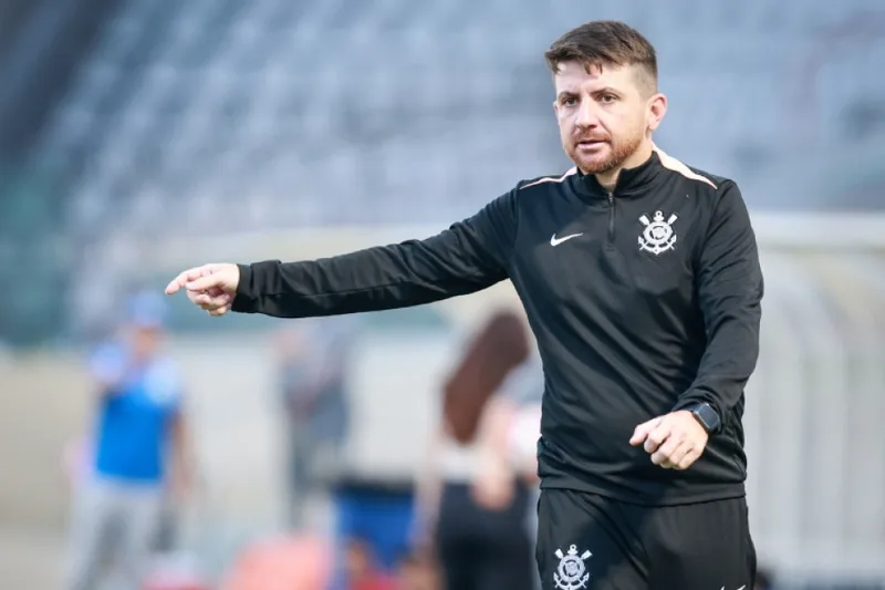 William Batista destaca saúde mental e formação no Corinthians Sub-20