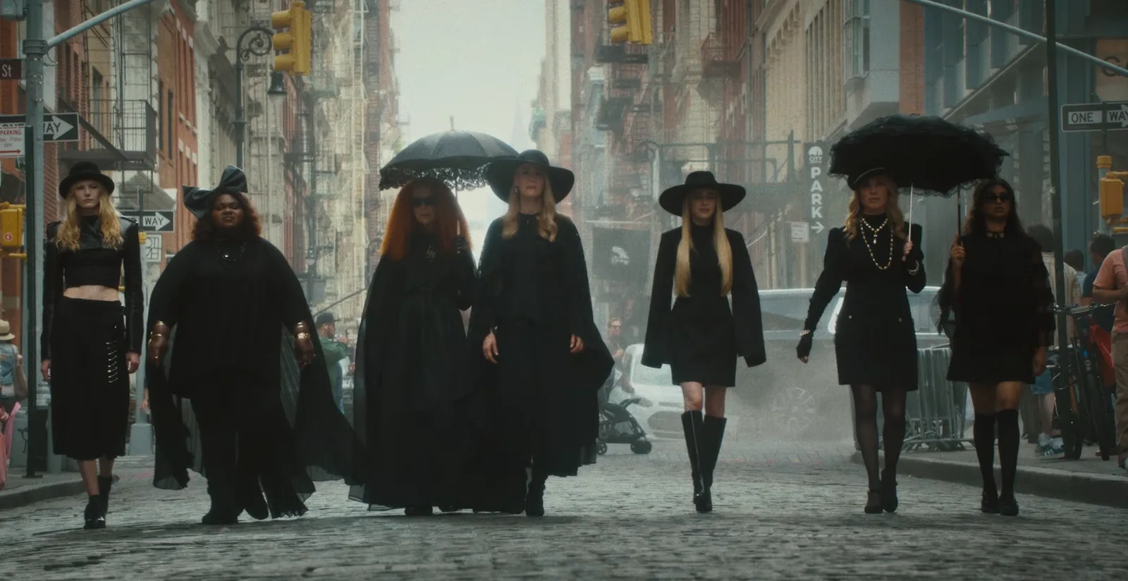 Novos rostos e veteranos aparecem na 13ª temporada de American Horror Story