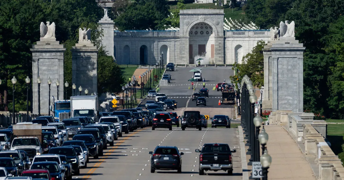 Trump diz que arco em Washington terá drones, atiradores e munição