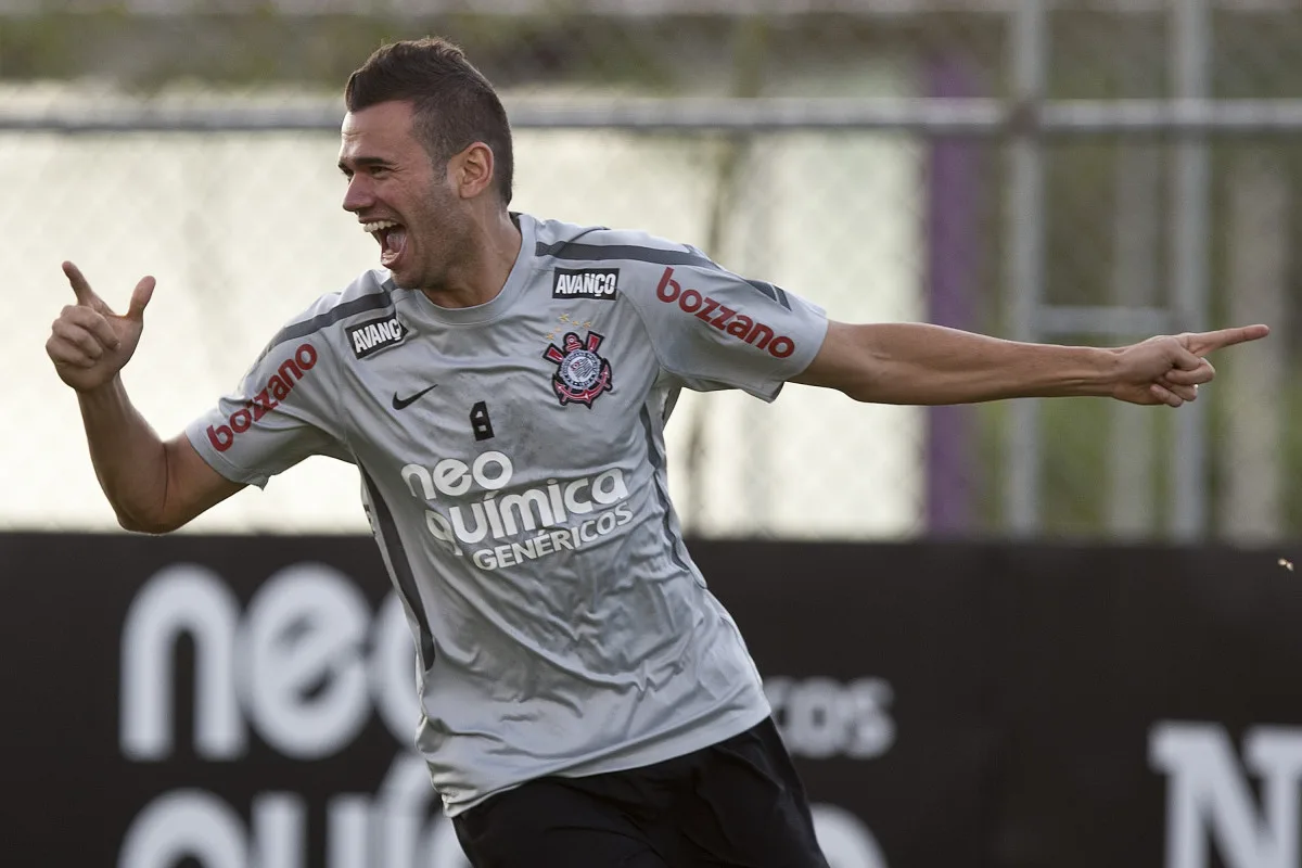 Castán destaca força do Corinthians de Diniz nos mata-matas e recorda título de 2012
