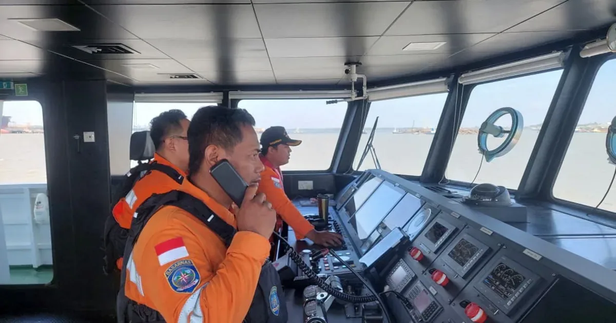 Naufrágio de balsa deixa 140 desaparecidos no Mar de Java