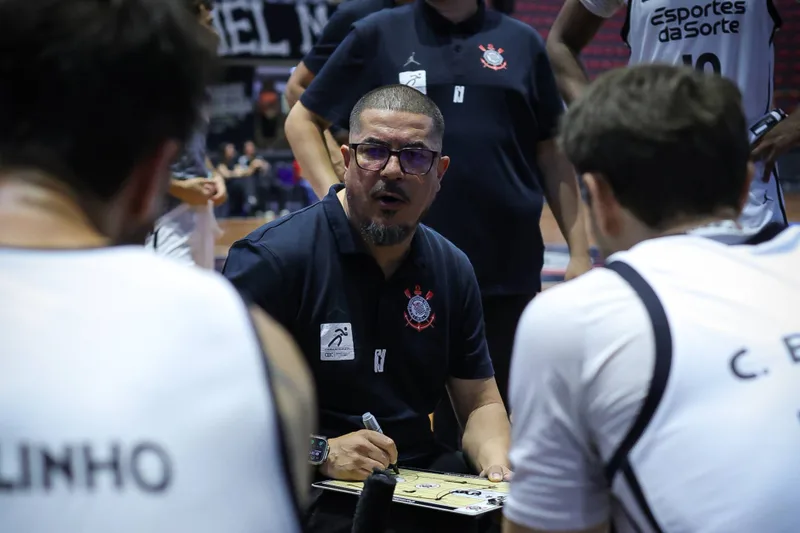 Corinthians perde semifinal do Paulista e inicia preparação para a Sul-Americana