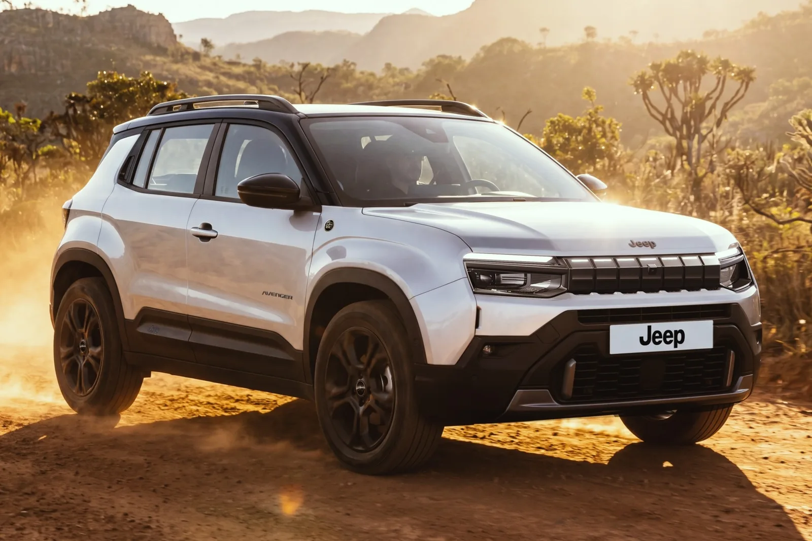 Jeep Avenger 85 Anos chega ao Brasil por R$ 142.990