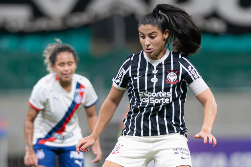 Duda Sampaio destaca evolução do futebol feminino antes de nova semifinal do Corinthians