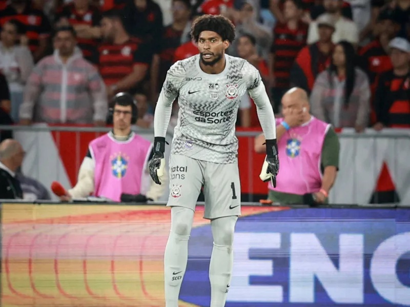 Hugo Souza aponta estreia de Iago e atuação de Tchoca como destaques no Maracanã