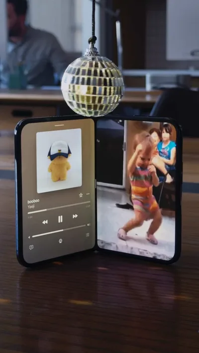Vídeos da Apple mostram usos e recursos do iPhone Duo dobrável
